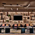 Отель Crowne Plaza By Ihg 4*