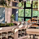 Отель Crowne Plaza By Ihg 4*