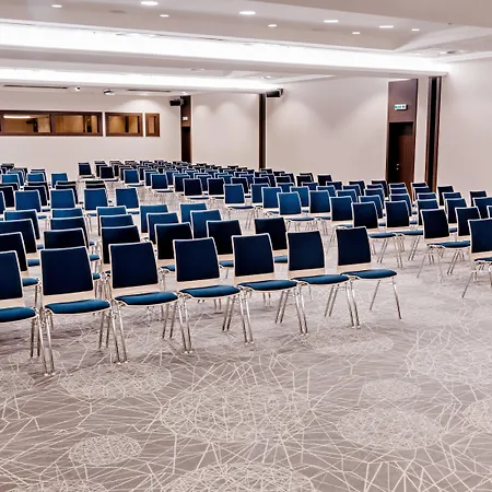 Crowne Plaza By Ihg 4*