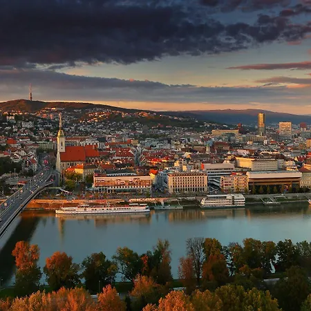 Crowne Plaza By Ihg 4*