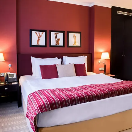 Crowne Plaza By Ihg