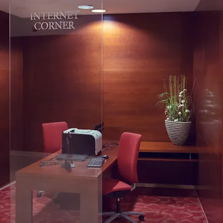 Отель Crowne Plaza By Ihg Братислава