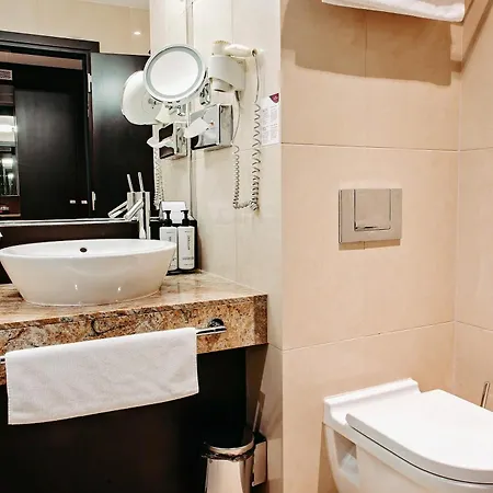Crowne Plaza By Ihg Hotel 4*