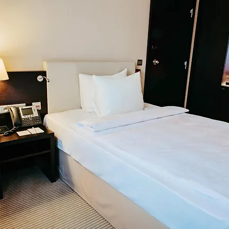 Crowne Plaza By Ihg Отель 4*