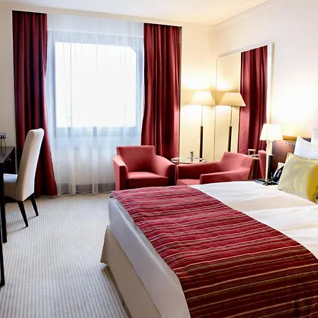 Crowne Plaza By Ihg Hotel