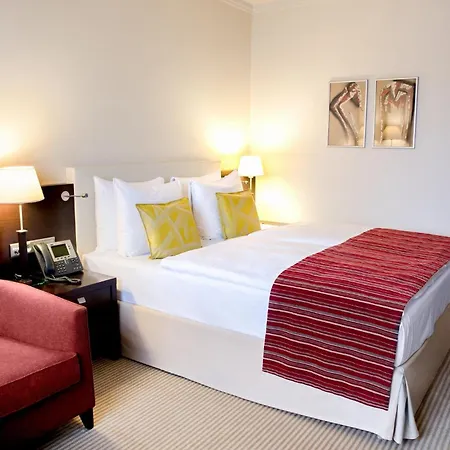 Crowne Plaza By Ihg