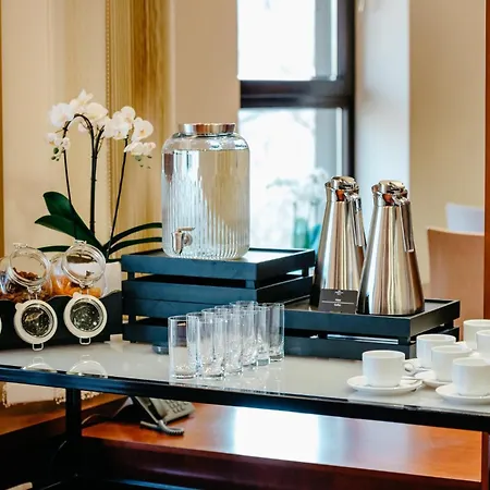 Crowne Plaza By Ihg Hotel