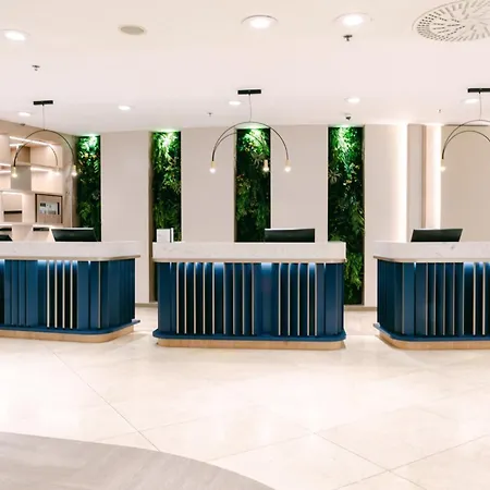 Crowne Plaza By Ihg