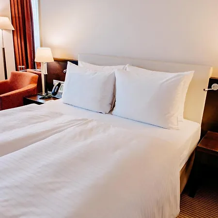 Hotel Crowne Plaza By Ihg 4*