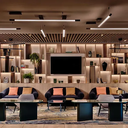 Отель Crowne Plaza By Ihg 4*