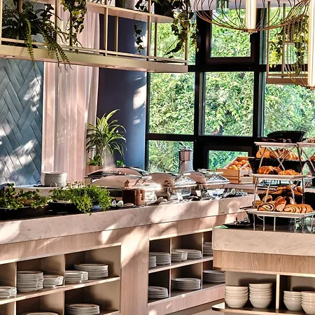 Hotel Crowne Plaza By Ihg 4*