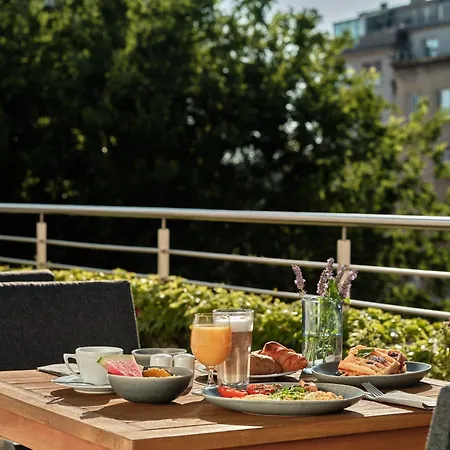 Crowne Plaza By Ihg Отель 4*