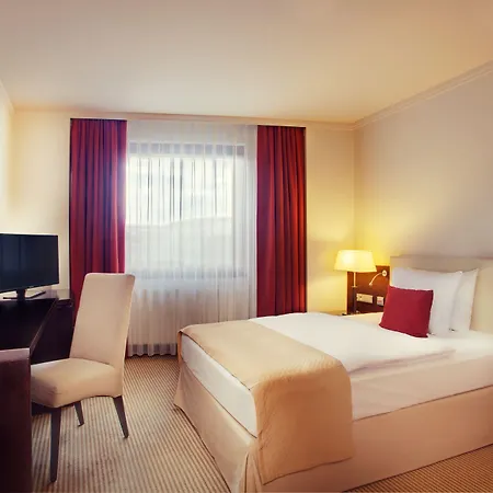 Crowne Plaza By Ihg Hotel