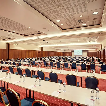 Crowne Plaza By Ihg Hotel 4*