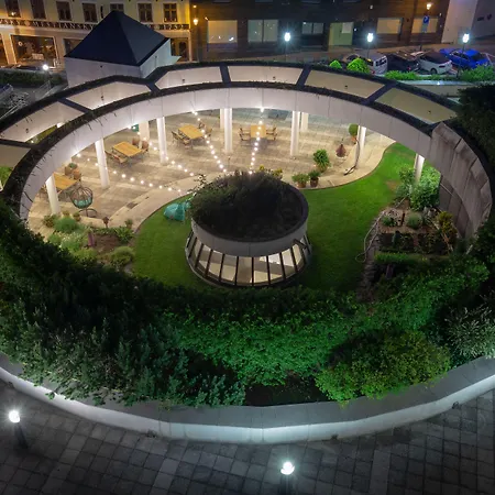 Crowne Plaza By Ihg 4*