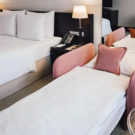 Crowne Plaza By Ihg 4*