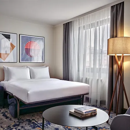 Crowne Plaza By Ihg Отель
