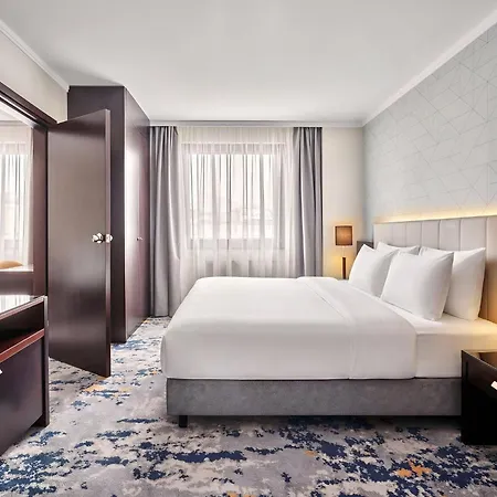 Crowne Plaza By Ihg 4*