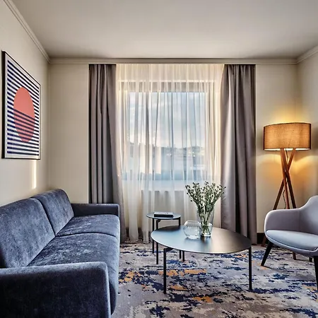 Crowne Plaza By Ihg Hotel 4*