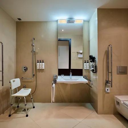 Crowne Plaza By Ihg فندق