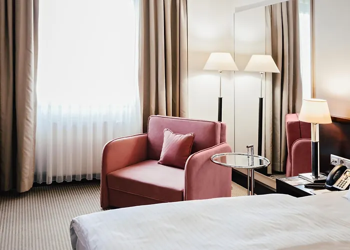 Crowne Plaza By Ihg Hotel 4*