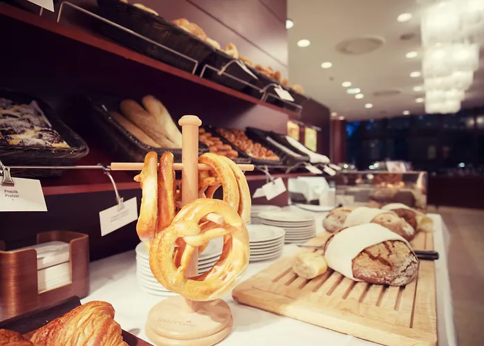 Crowne Plaza By Ihg Hotel