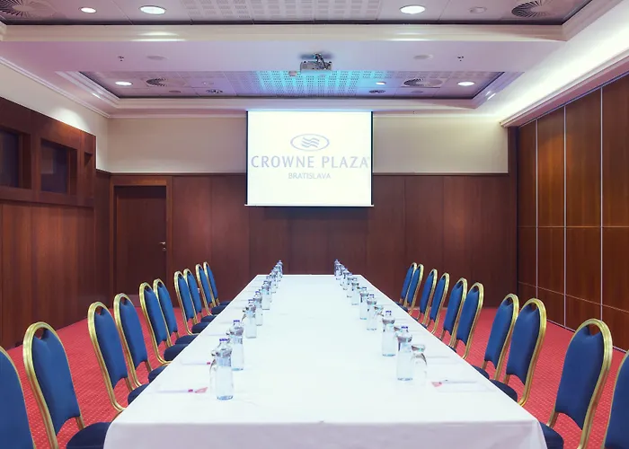 Crowne Plaza By Ihg 4*