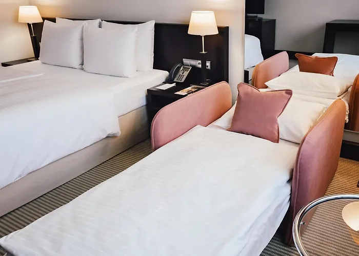 Crowne Plaza By Ihg 4*