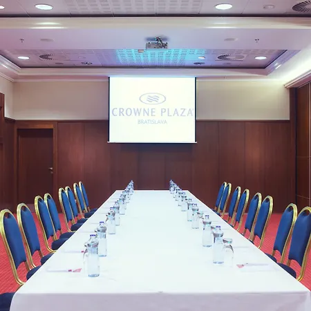 Crowne Plaza By Ihg 4*